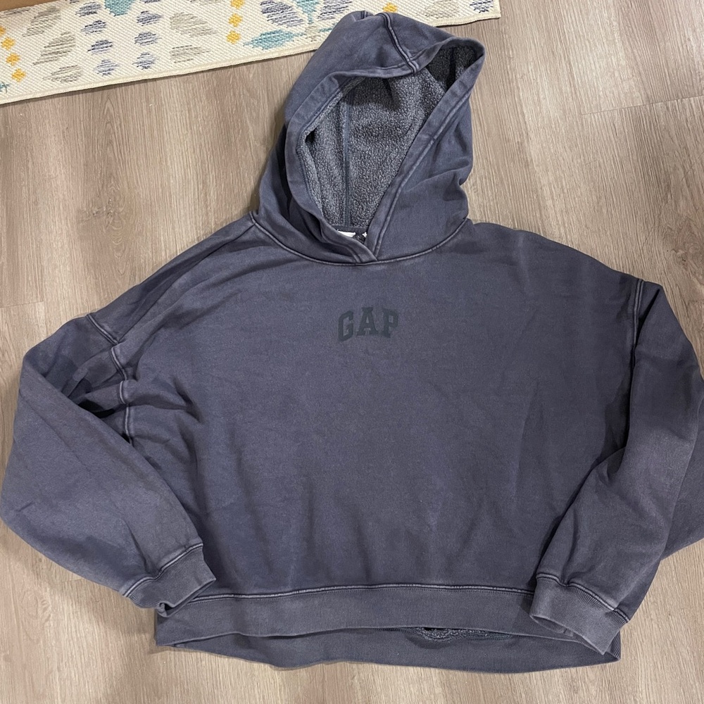 GAP relaxed mini logo cropped hoodie- sailor blue